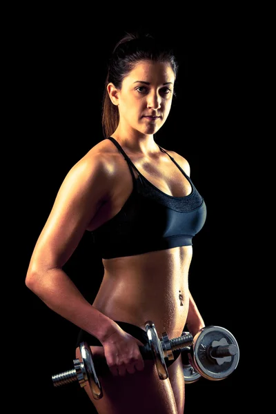 Fitness kız - dumbell ile çalışma dışarı çekici genç kadın — Stok fotoğraf