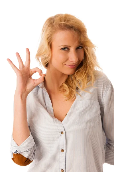 Vrouw gebaren succes met haar hand tonen ok teken geïsoleerde o — Stockfoto