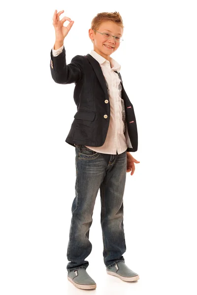 Młody chłopiec kaukaski gestykulacji ok znak na białym tle nad biały backg — Zdjęcie stockowe