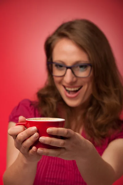 Happy woman drinking cup of coffee in early morning — Stock Photo, Image