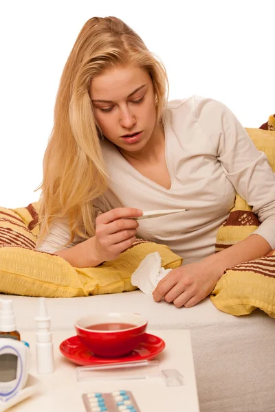 Sick woman lying in bed covered with blanket, feeling ill, has f — Stock Photo, Image