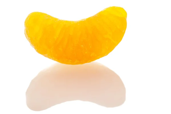 One juicy fresh mandarin orange citrus fruit slice isolated. — Stock Photo, Image