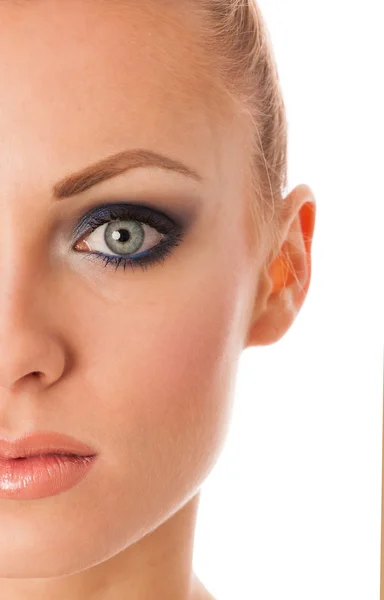 Schönheitsporträt einer Frau mit perfektem Make-up, Smokey Eyes, voll — Stockfoto