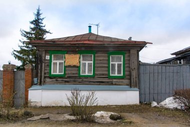 Suzdal, Rusya, 1 Mayıs 2021. Ahşap bir evin iç dekorasyonu. Balzaminov 'un evi.