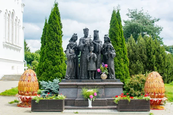 ロシアのディベヴォ 2021年6月12日 聖ロシア皇帝ニコラス2世とその家族への記念碑 正教会 キリスト教寺院 — ストック写真