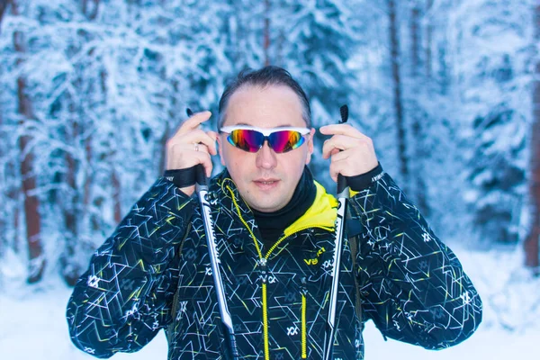 Rusland Opalikha Januari 2021 Een Mannelijke Skiër Zijn Zonnebril Aan — Stockfoto