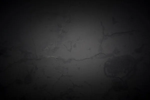 Eski siyah duvar lekeler, çatlaklar, lekeler. Soyut grunge tarzı çatı katında boyanmış beton duvar. Arkaplan, portreler, posterler için klasik duvar arkaplan dokusu.