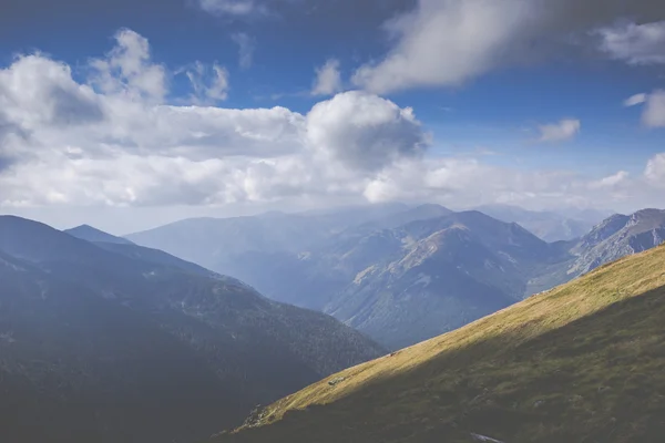 Uitzicht vanaf de top van Kasprowy suites in de Poolse Tatra bergen — Stockfoto