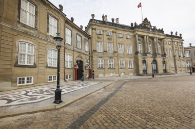 Kopenhag, Danimarka-Eylül 8: Castle Amalienborg heykeli ile