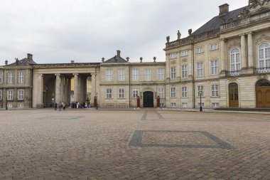 Kopenhag, Danimarka-Eylül 8: Castle Amalienborg heykeli ile