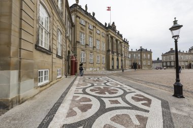 Kopenhag, Danimarka-Eylül 8: Castle Amalienborg heykeli ile