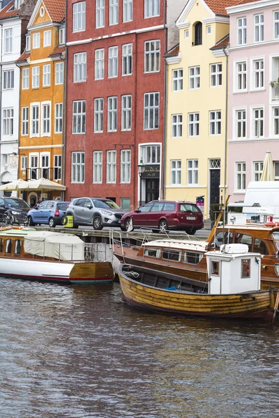 Köpenhamn - September 07: Yachter i Nyhavn på den 07 September, 201 — Stockfoto