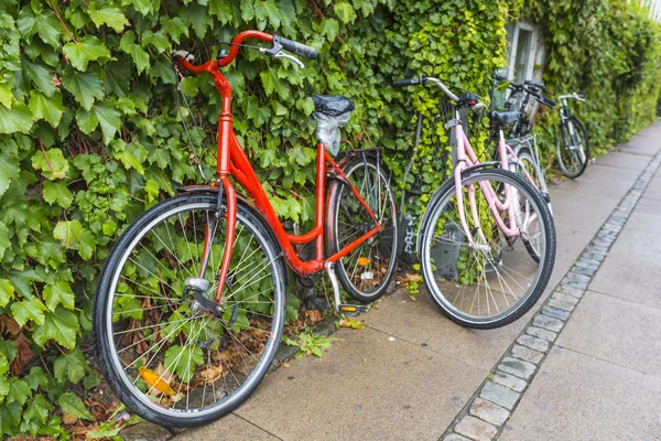 Bicicleta clássica da cidade retro vintage em Copenhague, Dinamarca — Fotografia de Stock