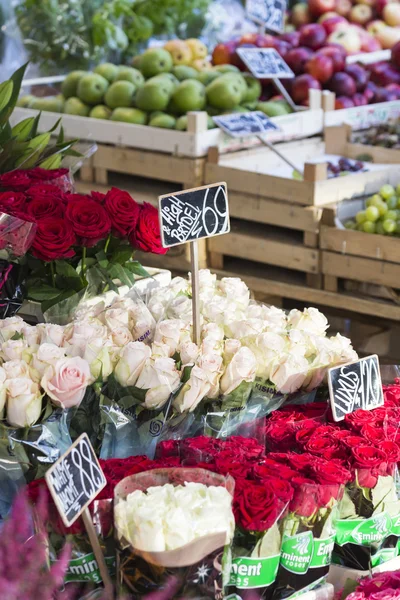 Mercado de flores al aire libre en Copenhague, Dinamarca . —  Fotos de Stock