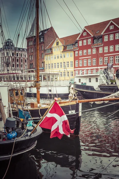 COPENHAGUE - 07 SEPTEMBRE : Yachts à NYHAVN le 07 septembre 201 — Photo