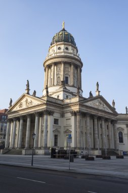 Berlin, Almanya - 11 Nisan 2014: Gendarmenm, konser salonu