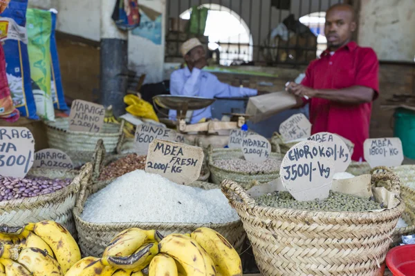 Mercado de alimentos tradicionais em África . — Fotografia de Stock