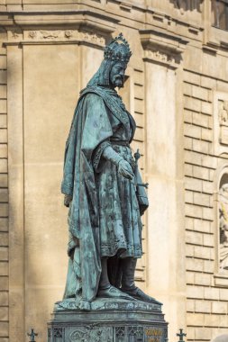 Charles Köprüsü çarpılar bir ünlü tarihi köprüdür 