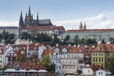 Charles Köprüsü 'nden Prag Kalesi' ne bak