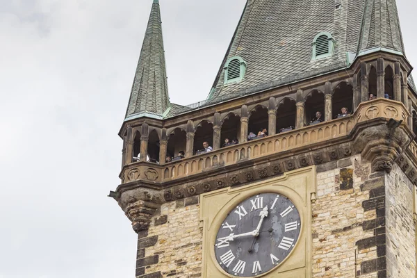 Vista del Antiguo Ayuntamiento con reloj astronómico — Foto de Stock