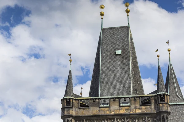 Blick auf das alte Rathaus mit astronomischer Uhr — Stockfoto