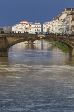Florence, İtalya - Mart 07: Ponte Santa Trinita köprüden 