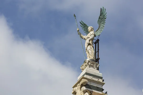 Catedral de Siena es una iglesia medieval construida en románico y Got — Foto de Stock