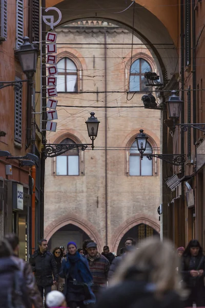 BOLOGNA, ITALY - 05 MARCH, 2016:General view of the downtown str — Stock Photo, Image