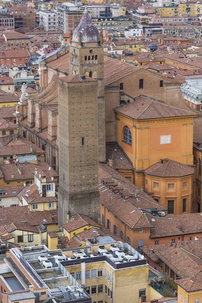 Zobacz panoramę miasta z "Due torri" lub dwie wieże, Bolonia, Prowincja — Zdjęcie stockowe