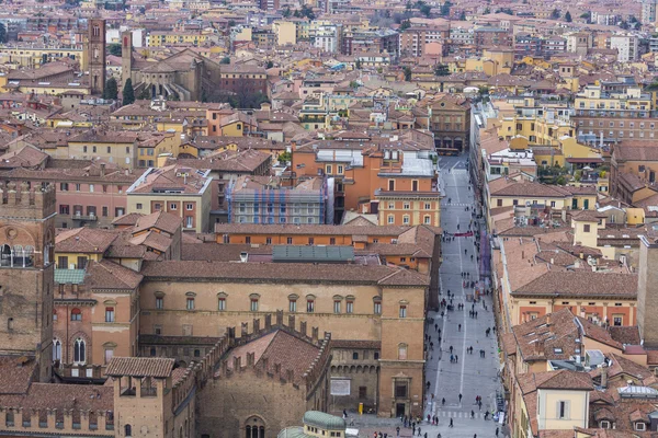 Αστικό τοπίο θέα από «Ντούε Τόρρι» ή δύο πύργοι, Μπολόνια, επαρχία — Φωτογραφία Αρχείου