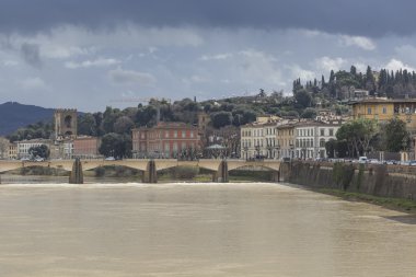Florence, İtalya - Mart 07: Ponte Santa Trinita köprüden 