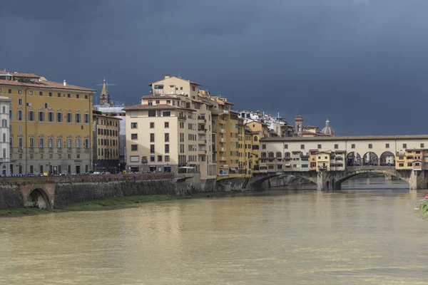 Bridge Ponte Vecchio in Florence, Italy — Stok fotoğraf