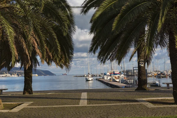 LA SPEZIA, ITALY - MARCH 09, 2016: Yachts in the port of La Spez — Stock Photo, Image