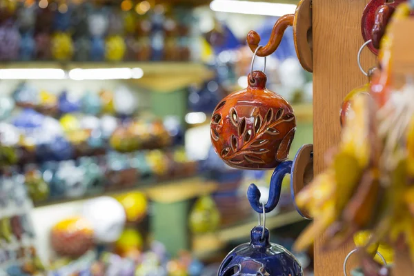 Souvenirs en céramique faits à la main à vendre sur l'île de Crète, Grèce — Photo