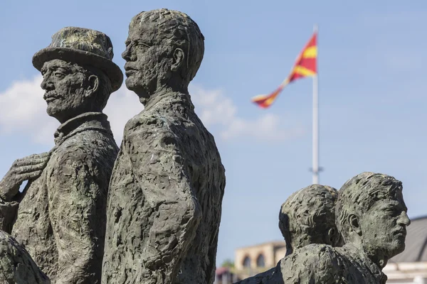 Пам'ятник човнярі Salonica в Скоп'є - Македонія — стокове фото