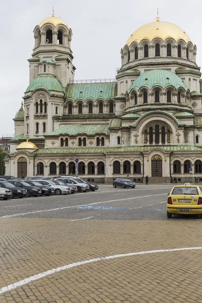 SOFIA, BULGARIA - 14 DE ABRIL DE 2016: La Catedral Alexander Nevsky —  Fotos de Stock
