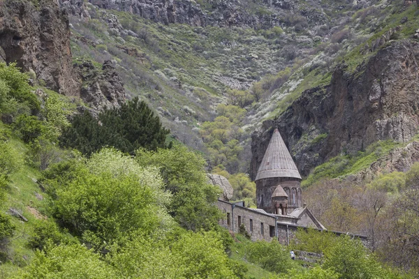 Монастырь Гегард, уникальное архитектурное сооружение в К — стоковое фото