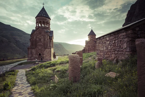 Древний монастырь Нораванк в горах в долине Амагу, Ар — стоковое фото