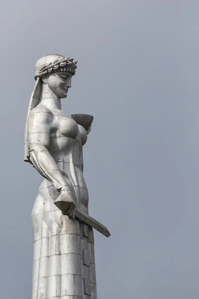 TBILISI, GEORGIA - 07 DE MAYO: Famosa estatua de la Madre Georgia en Tiflis — Foto de Stock