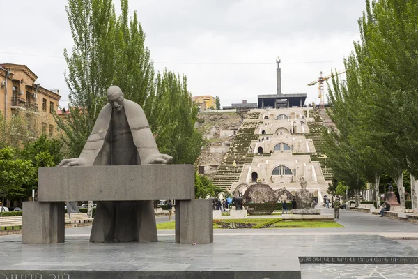 YEREVAN, ARMENIA - MAY 02, 2016: The Cascade is a giant stairway — 스톡 사진