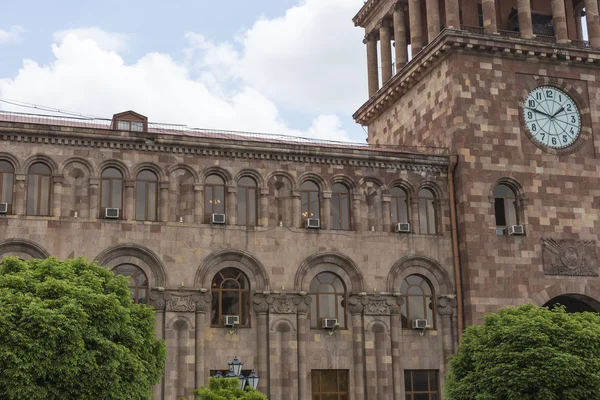 YEREVAN, ARMENIA - 2 MAGGIO 2016: La Casa del Governo. Contiene il — Foto Stock