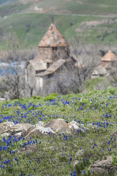Biara Armenia abad ke-9 di Sevanavank, Danau Sevan. — Stok Foto