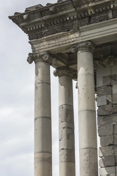 Αρχαία Garni ειδωλολατρικό ναό, ο ελληνιστικός ναός στην Αρμενία — Φωτογραφία Αρχείου