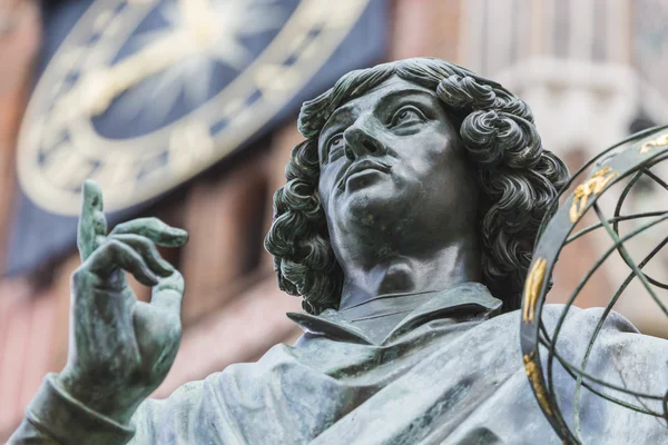 Monumento del grande astronomo Nicolaus Copernicus, Torun, Polonia — Foto Stock