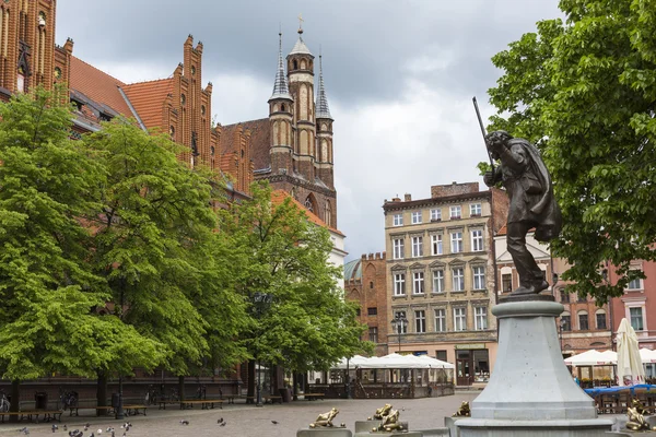 Torun, Polonya - 18 Mayıs 2016: Geleneksel mimarisinde ünlü — Stok fotoğraf