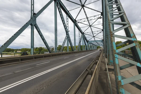 TORUN, POLAND - MAY 18, 2016: Poland - Torun famous truss bridge — Stock Photo, Image