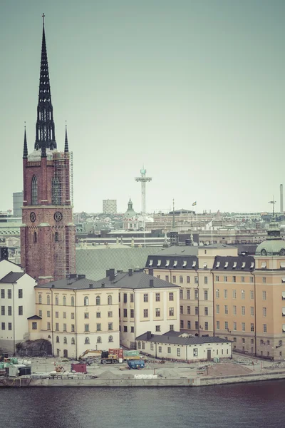 Malerisches panorama der altstadt (gamla stan) pier architektur i — Stockfoto