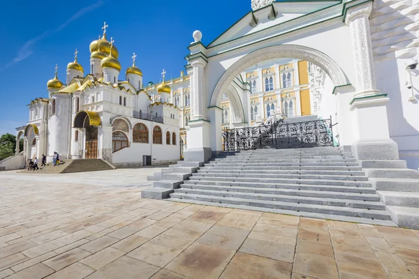 Μόσχα - 04 Ιουνίου: Προβολή της διάσημο καθεδρικό ναό του Ευαγγελισμού της Θεοτόκου στο — Φωτογραφία Αρχείου