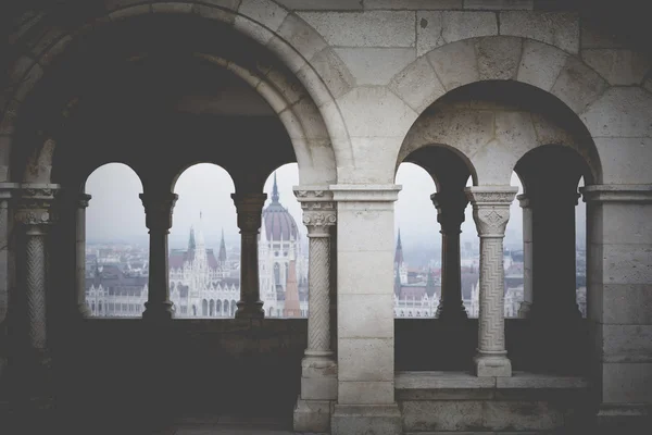 BUDAPEST, HUNGARY - DECEMBER 10, 2015: Parliament in Budapest, c — Stock Photo, Image