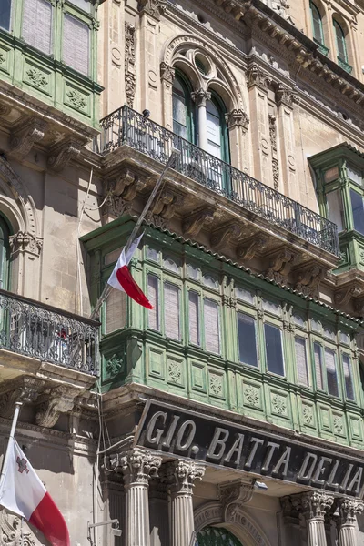 Valletta - Malta - 13 dubna 2016: Tradiční maltské architekt — Stock fotografie